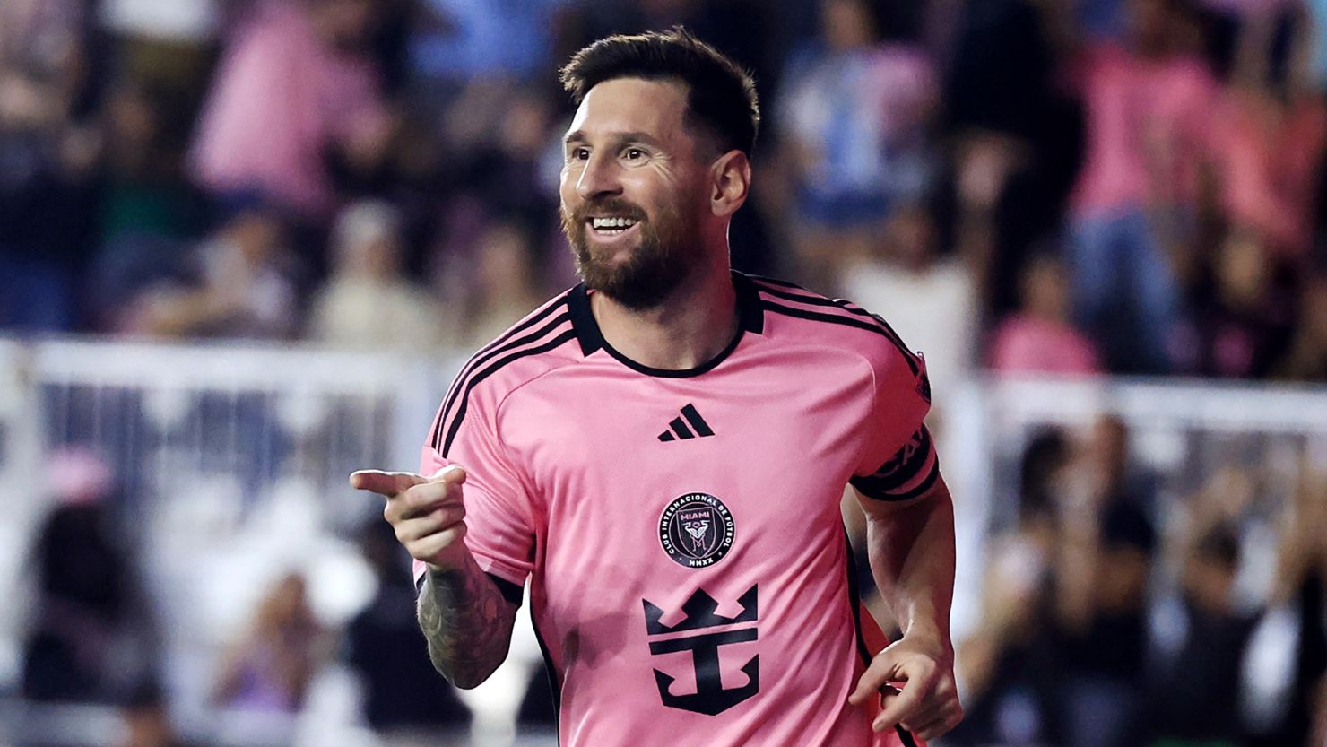 Messi chia sẻ về cuộc sống tại Mỹ, Ronaldo thất vọng tại Ả Rập Xê Út